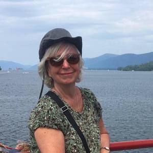 Meet your Posher, Alison